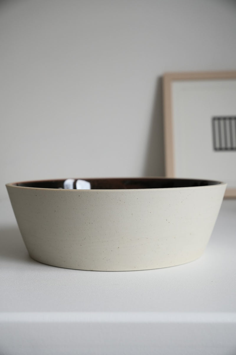 Hasami Artisan Earthy Stoneware Bowl: Matte and Glaze Surface